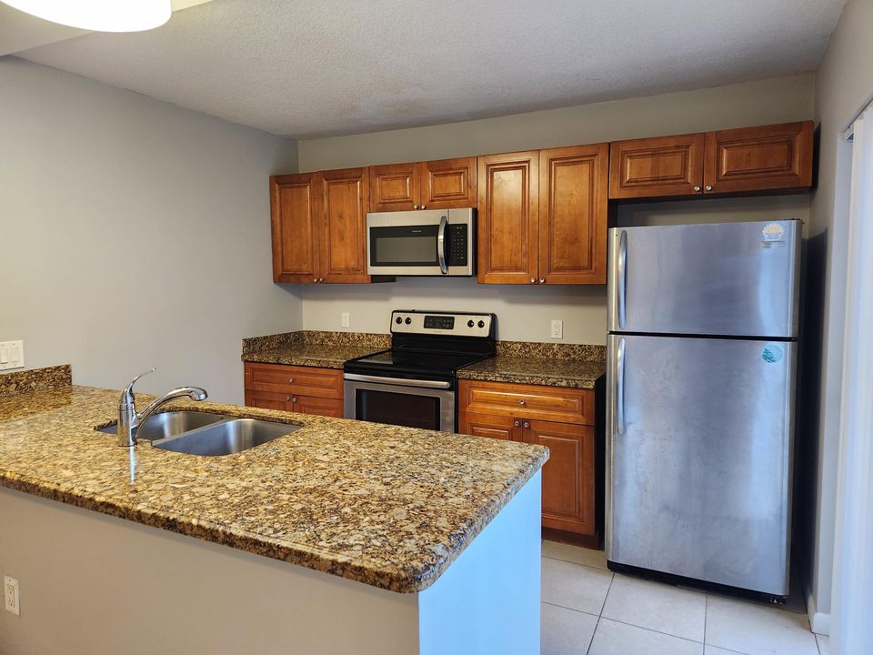 For Rent: $2,200 (2 beds, 2 baths, 1236 Square Feet)