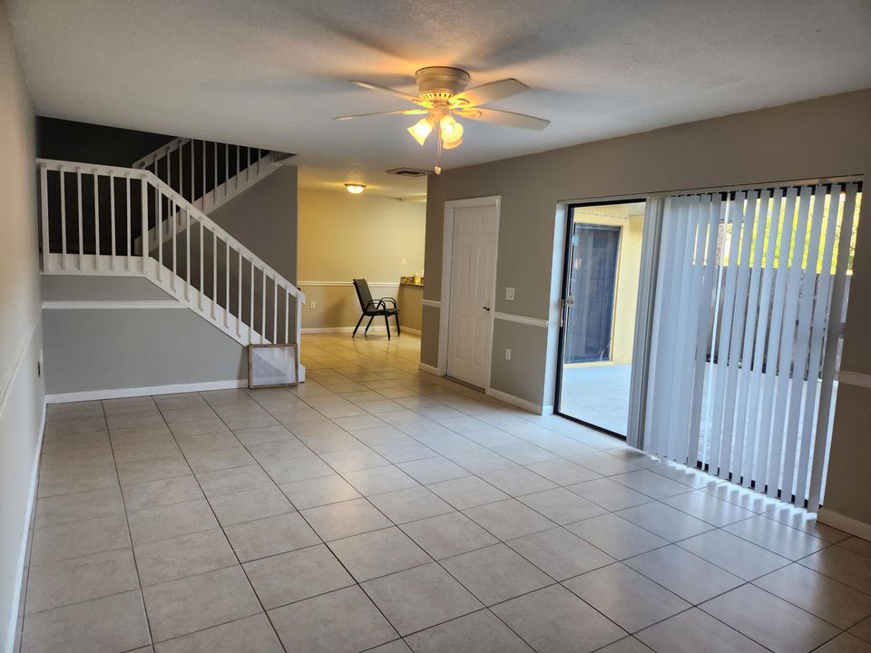 For Rent: $2,200 (2 beds, 2 baths, 1236 Square Feet)