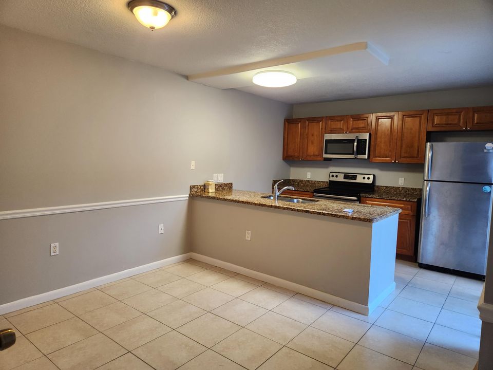 For Rent: $2,200 (2 beds, 2 baths, 1236 Square Feet)