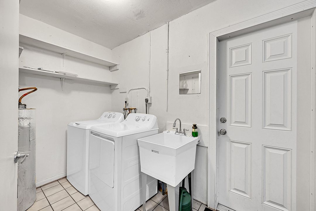 For Sale: $364,900 (2 beds, 2 baths, 1587 Square Feet)