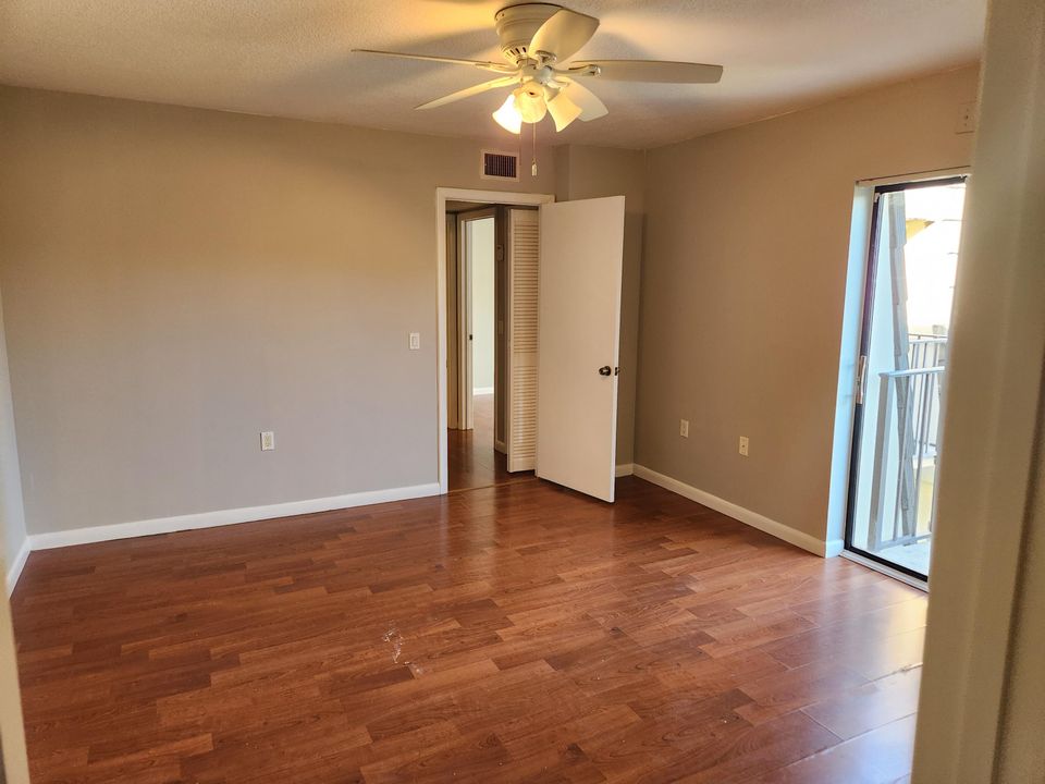 For Rent: $2,200 (2 beds, 2 baths, 1236 Square Feet)