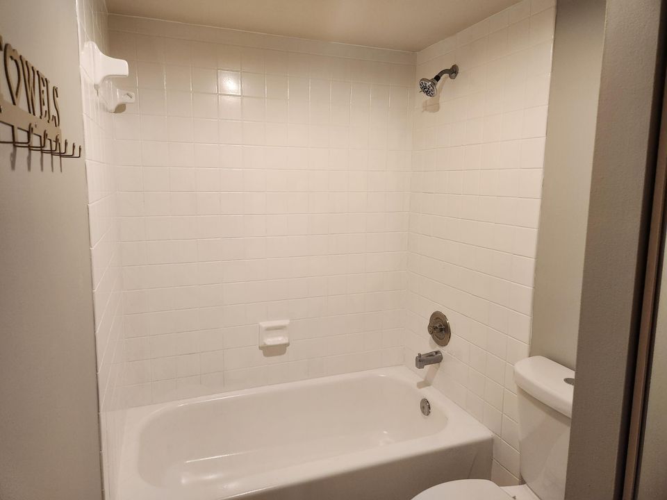 For Rent: $2,200 (2 beds, 2 baths, 1236 Square Feet)