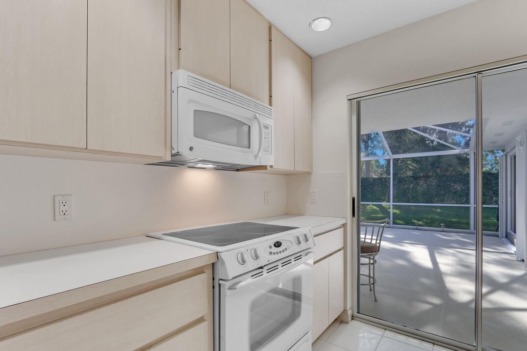 For Sale: $380,000 (2 beds, 2 baths, 1152 Square Feet)