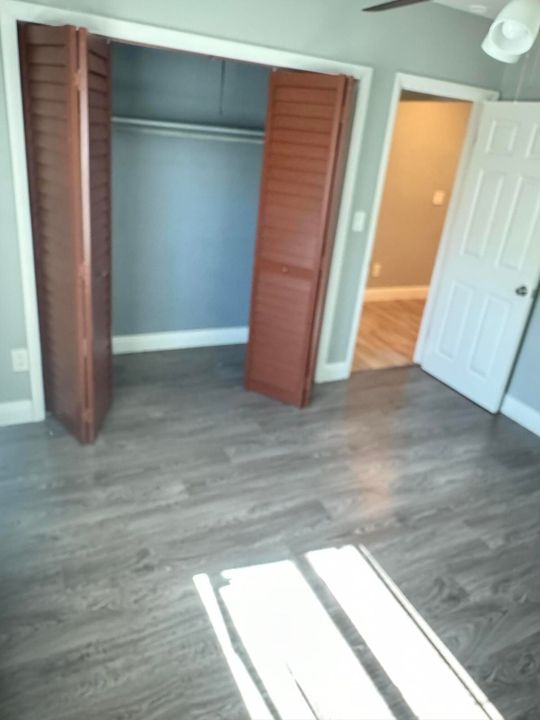 For Rent: $2,500 (3 beds, 1 baths, 950 Square Feet)