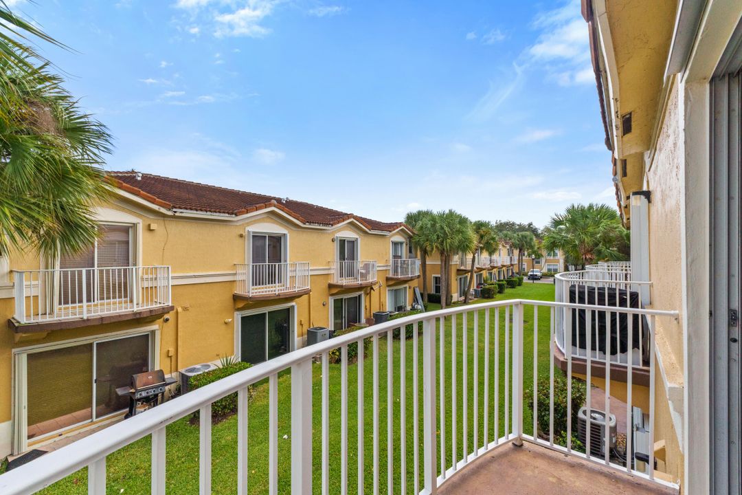 For Sale: $450,000 (3 beds, 2 baths, 1470 Square Feet)