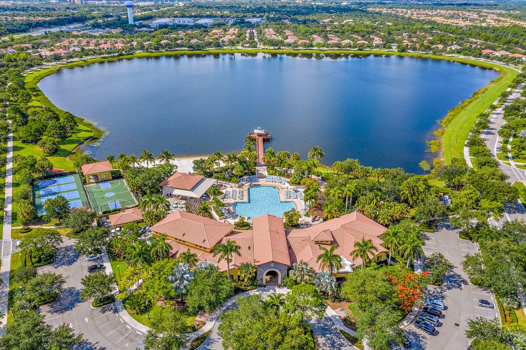 For Sale: $1,375,000 (3 beds, 3 baths, 2729 Square Feet)