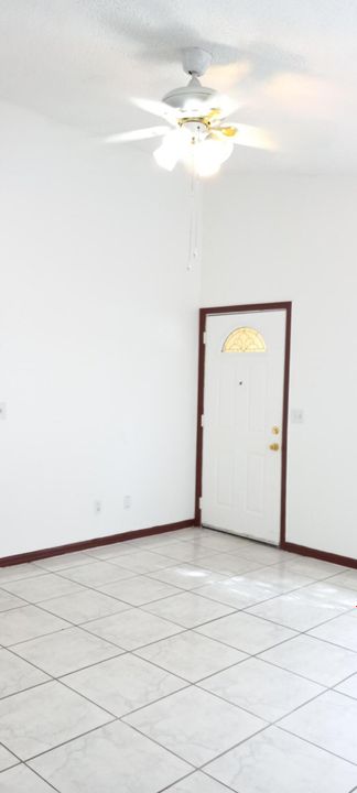 For Sale: $260,000 (2 beds, 2 baths, 1600 Square Feet)