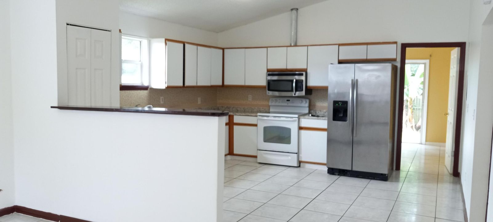 For Sale: $260,000 (2 beds, 2 baths, 1600 Square Feet)