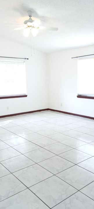 For Sale: $260,000 (2 beds, 2 baths, 1600 Square Feet)