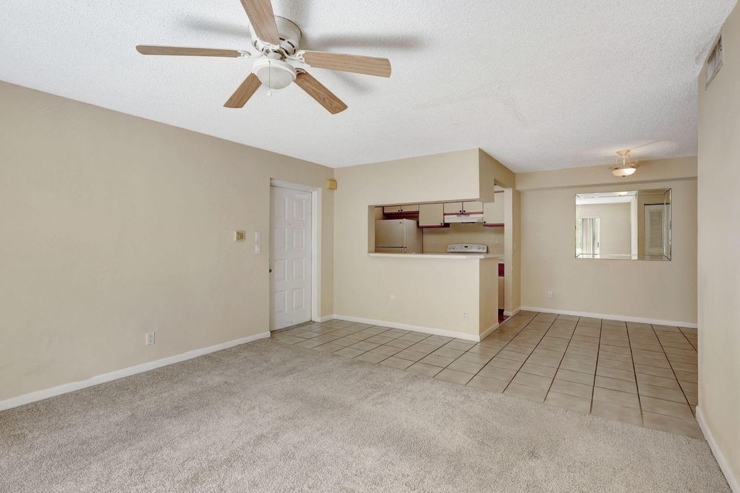 For Sale: $249,900 (2 beds, 2 baths, 1018 Square Feet)