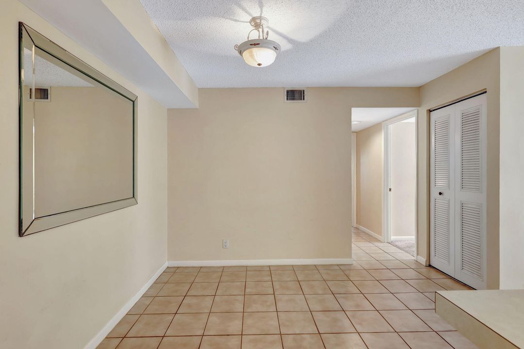 For Sale: $249,900 (2 beds, 2 baths, 1018 Square Feet)