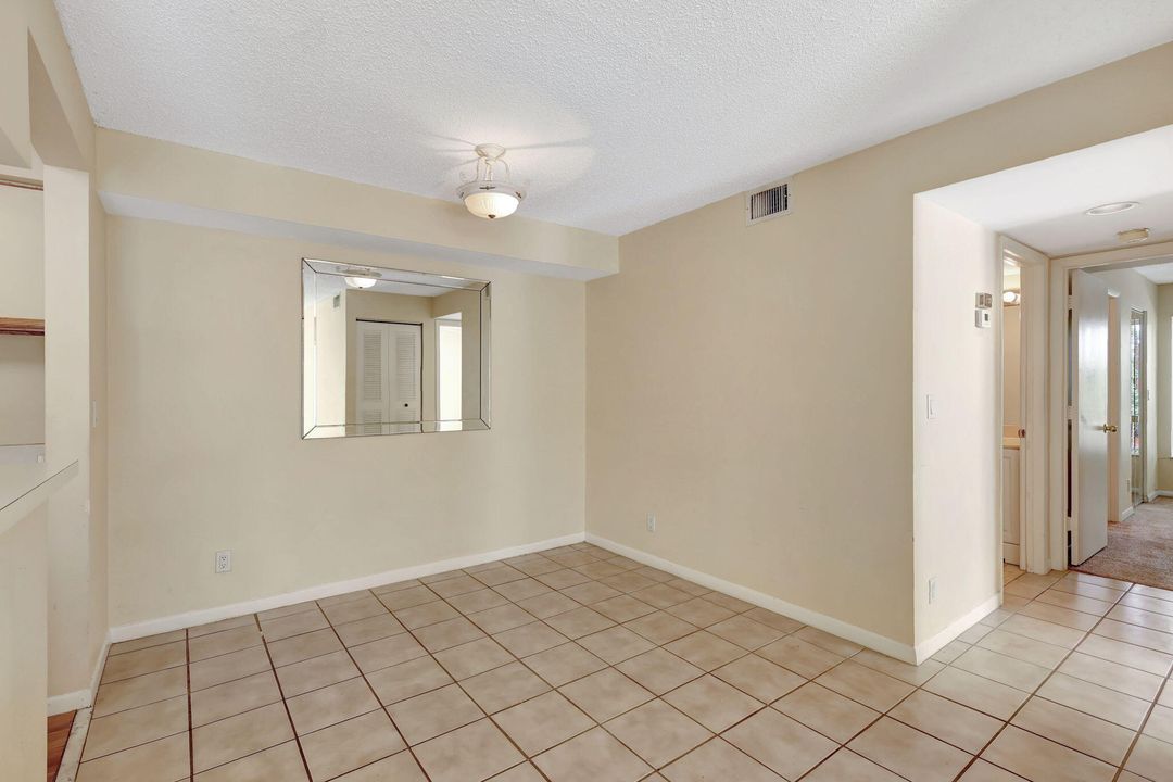 For Sale: $249,900 (2 beds, 2 baths, 1018 Square Feet)