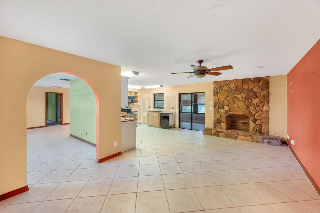 For Sale: $350,000 (3 beds, 2 baths, 1844 Square Feet)