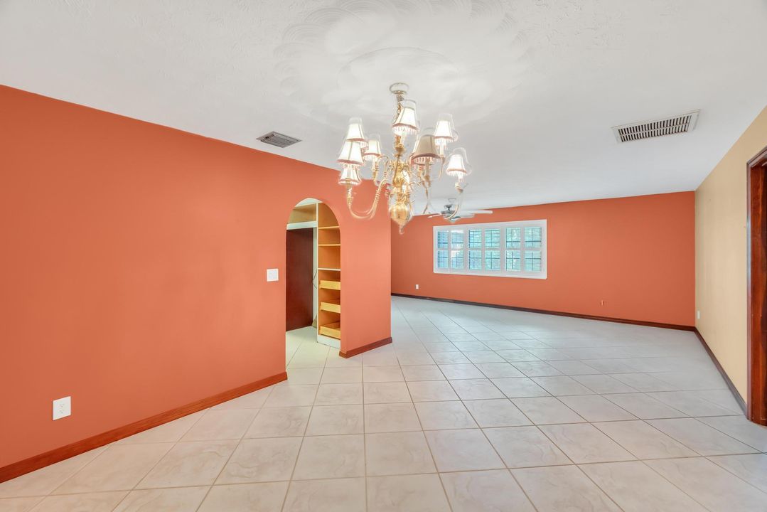 For Sale: $350,000 (3 beds, 2 baths, 1844 Square Feet)