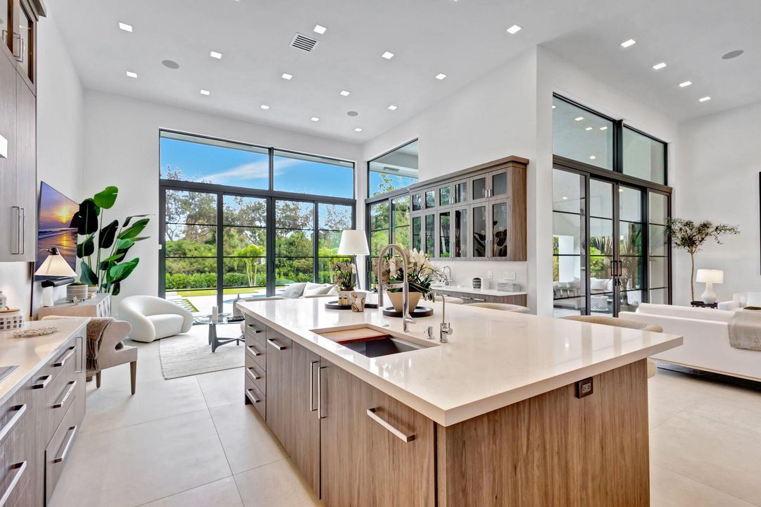 For Sale: $2,549,000 (3 beds, 3 baths, 2782 Square Feet)