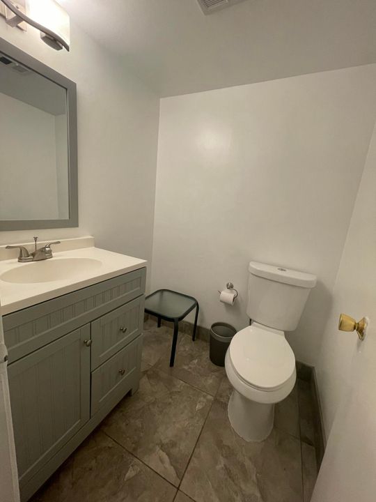 For Sale: $224,900 (1 beds, 1 baths, 960 Square Feet)