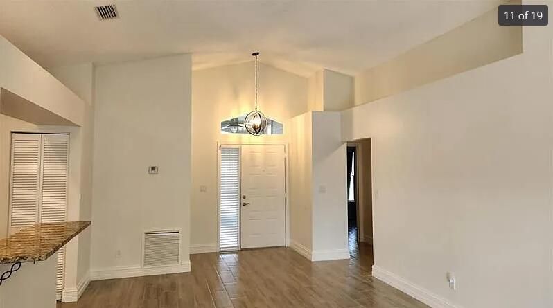 For Rent: $4,300 (3 beds, 2 baths, 1299 Square Feet)