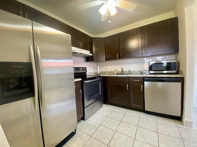 For Rent: $1,600 (1 beds, 1 baths, 720 Square Feet)