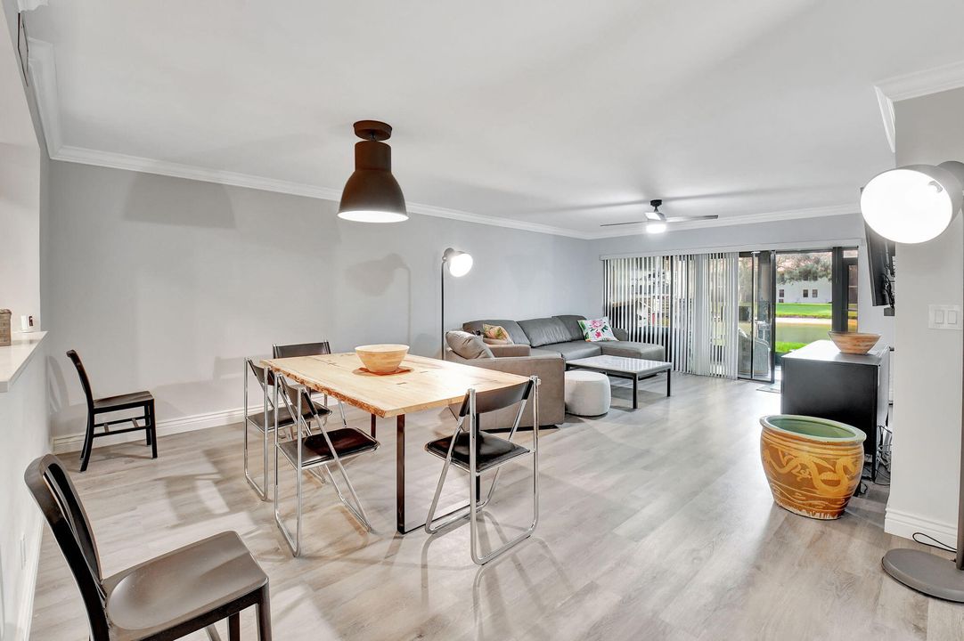 For Sale: $354,900 (2 beds, 2 baths, 1498 Square Feet)