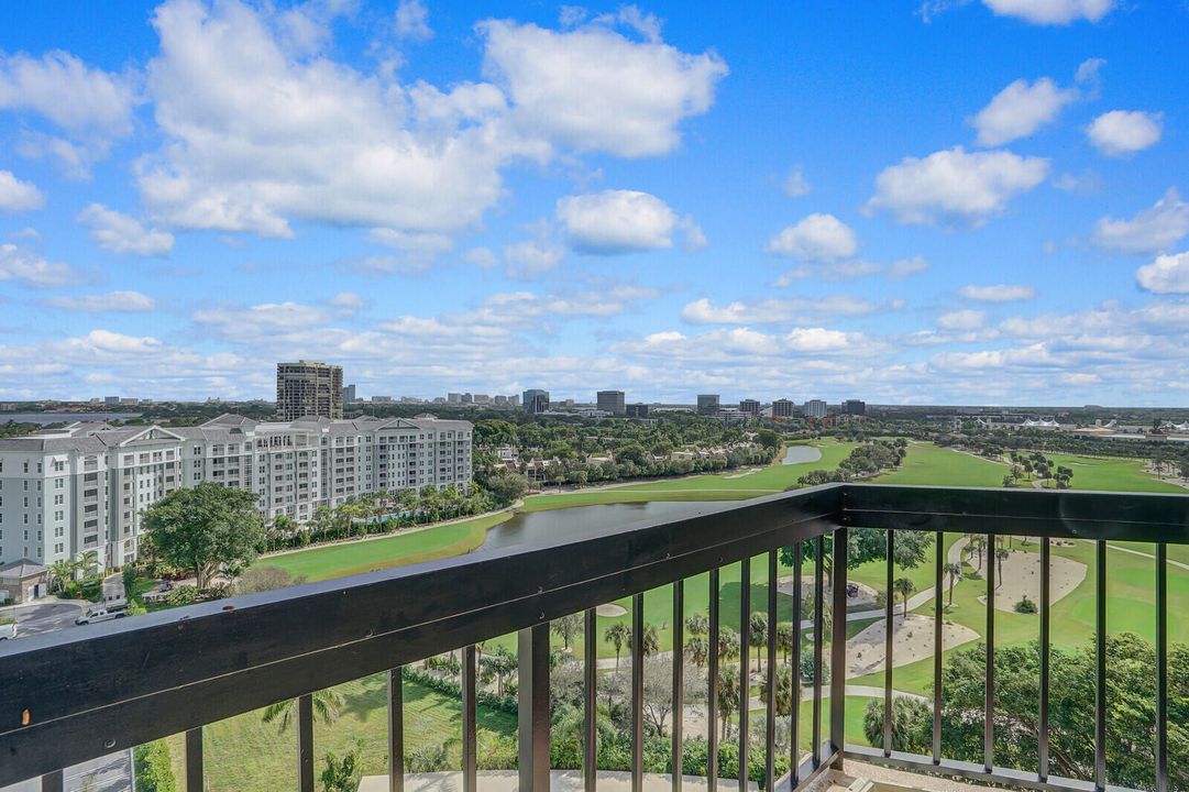 For Sale: $262,000 (3 beds, 2 baths, 1404 Square Feet)