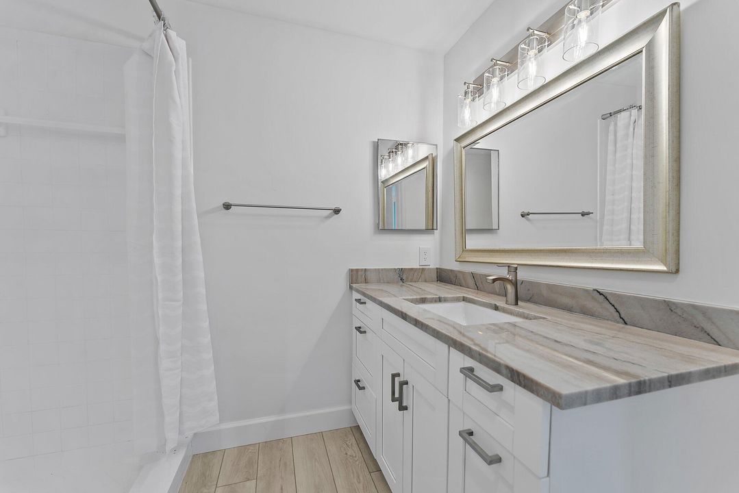 For Sale: $374,950 (2 beds, 2 baths, 1176 Square Feet)