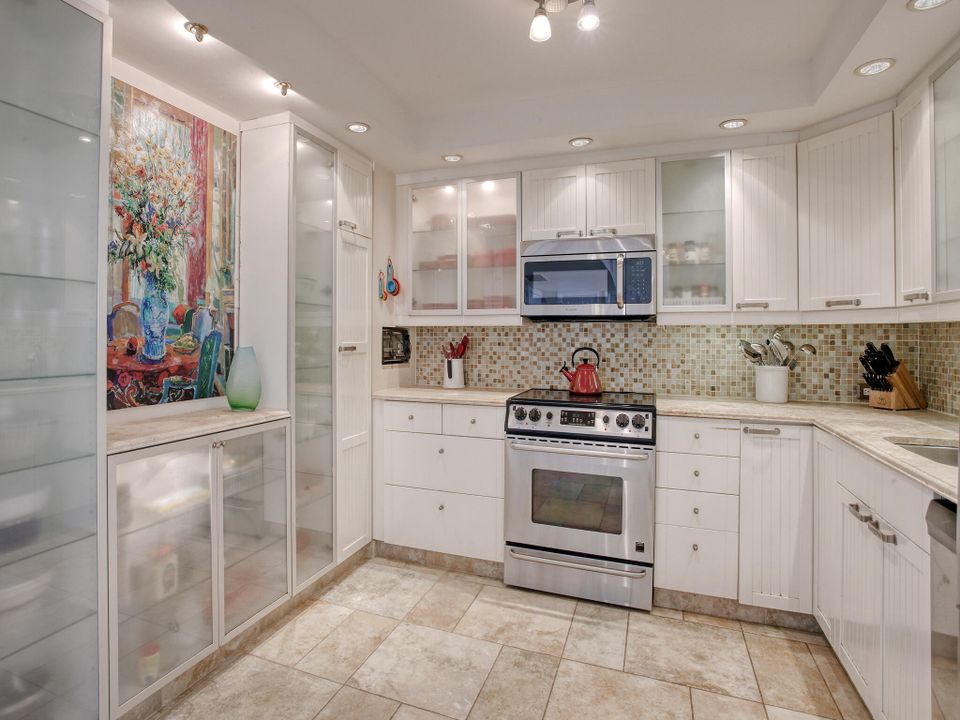 For Sale: $1,400,000 (2 beds, 2 baths, 1264 Square Feet)