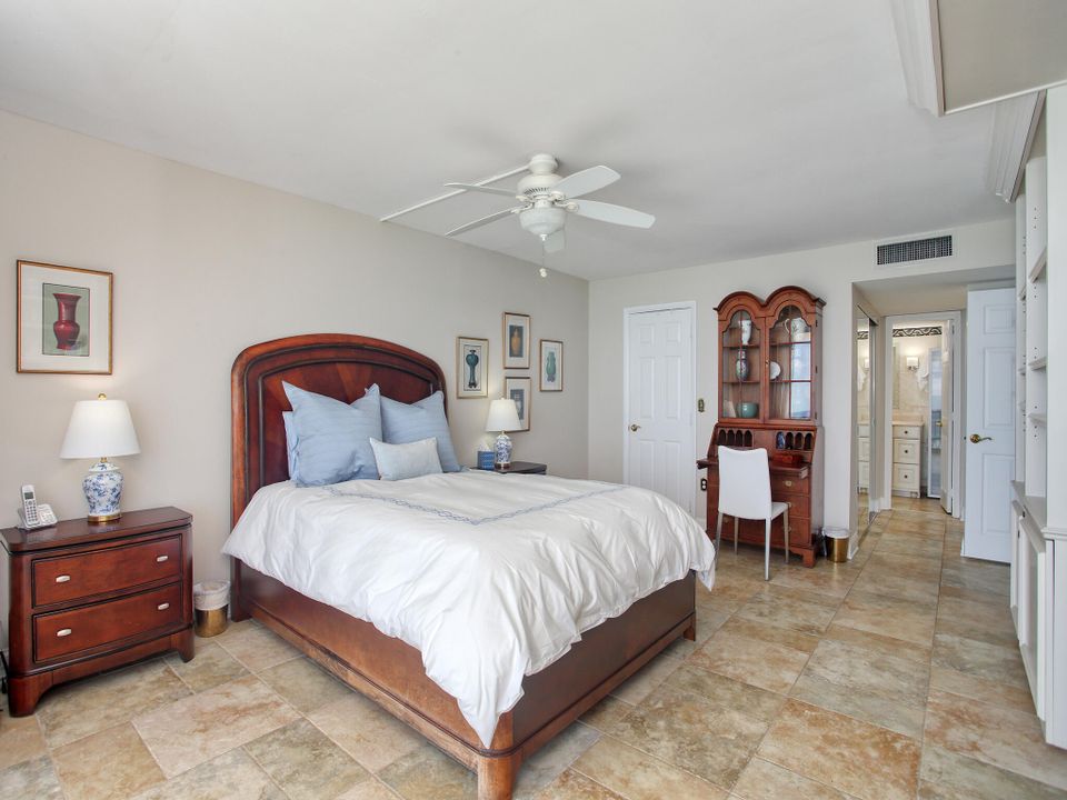 For Sale: $1,400,000 (2 beds, 2 baths, 1264 Square Feet)