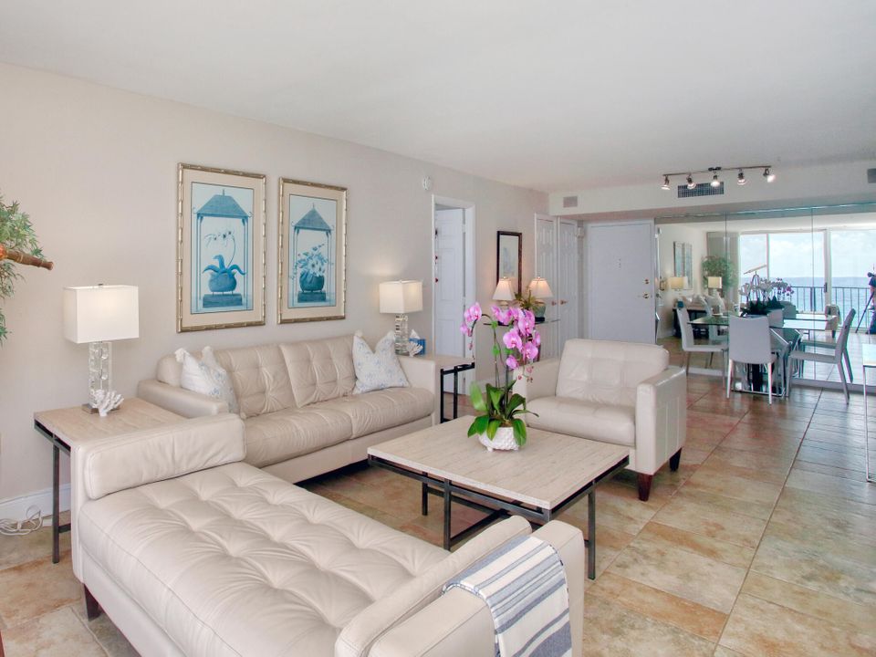 For Sale: $1,400,000 (2 beds, 2 baths, 1264 Square Feet)