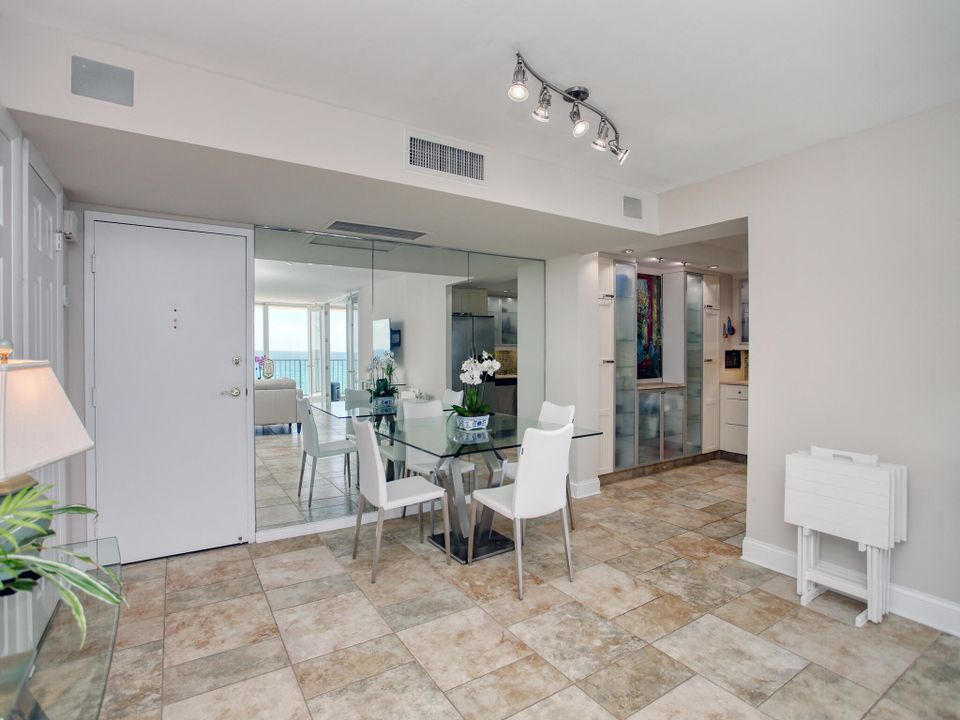 For Sale: $1,400,000 (2 beds, 2 baths, 1264 Square Feet)