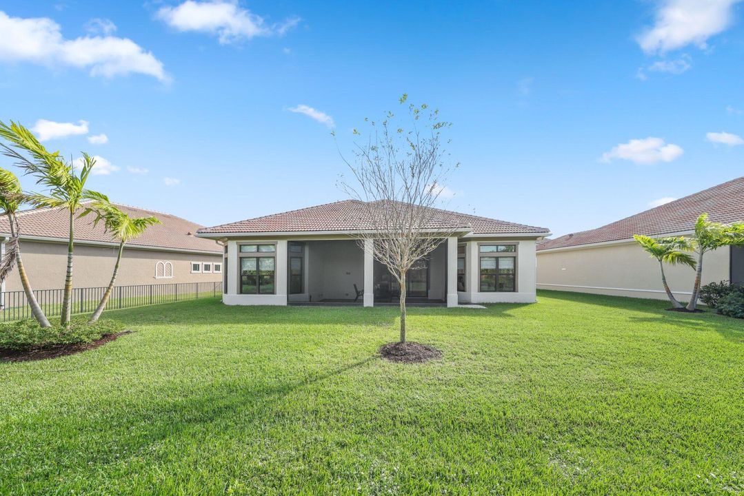 For Sale: $1,280,000 (3 beds, 2 baths, 2896 Square Feet)