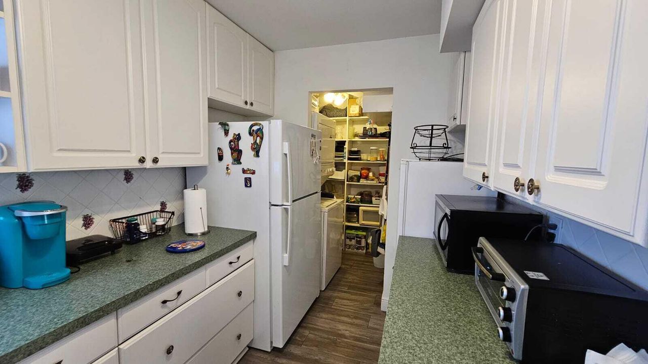 For Rent: $1,685 (1 beds, 1 baths, 704 Square Feet)