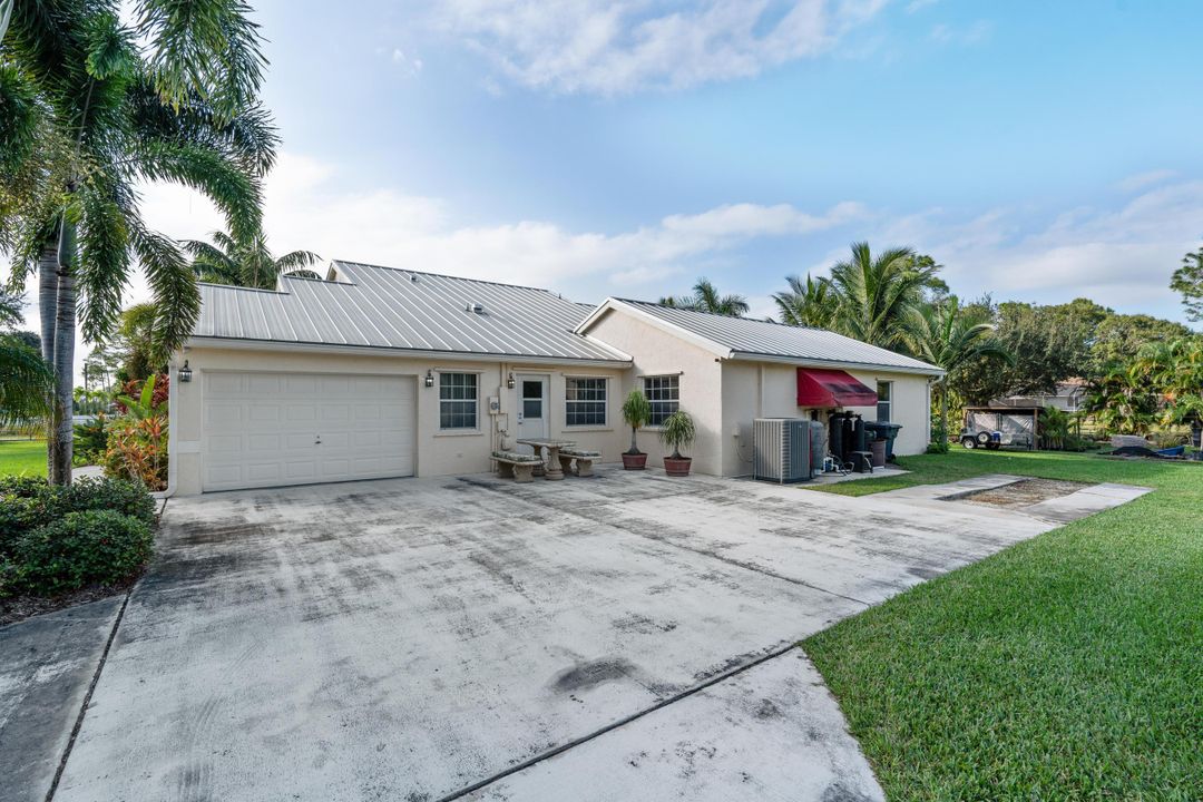 For Sale: $729,900 (4 beds, 2 baths, 2165 Square Feet)