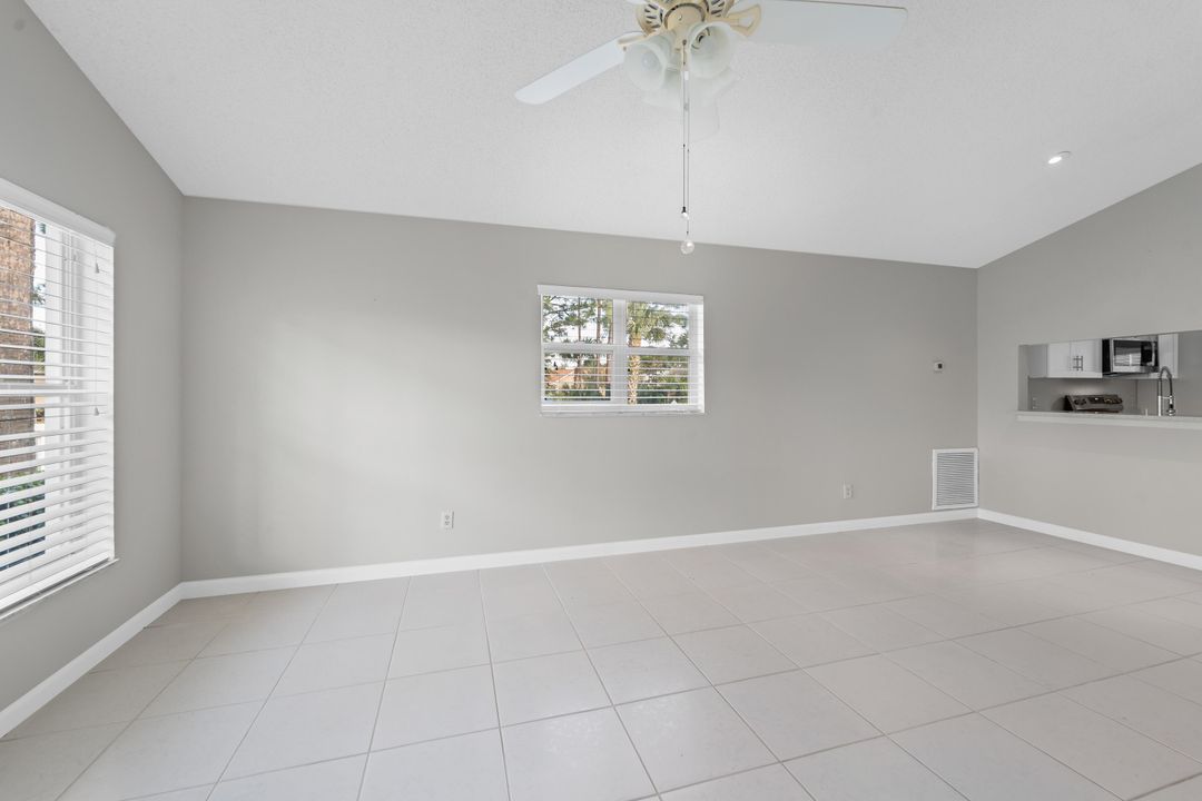 For Sale: $260,000 (2 beds, 2 baths, 1233 Square Feet)