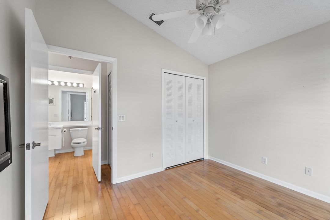 For Sale: $260,000 (2 beds, 2 baths, 1233 Square Feet)