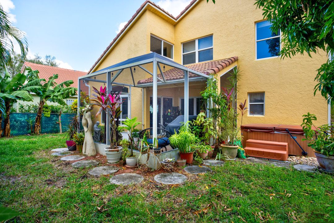 For Sale: $565,000 (4 beds, 2 baths, 1890 Square Feet)