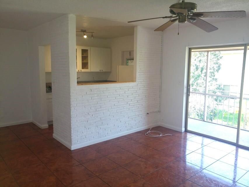 For Rent: $2,000 (1 beds, 1 baths, 720 Square Feet)