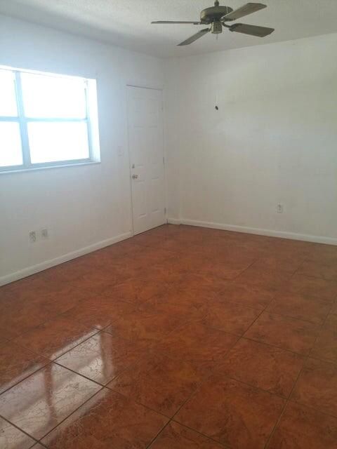 For Rent: $2,000 (1 beds, 1 baths, 720 Square Feet)