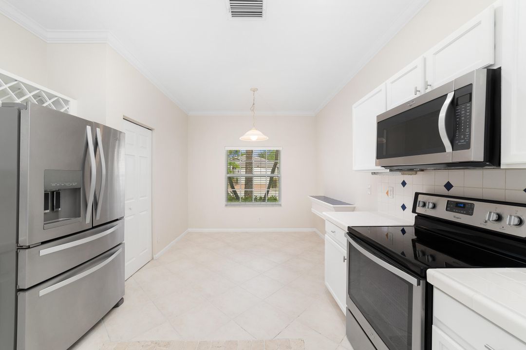 For Sale: $574,900 (3 beds, 2 baths, 1681 Square Feet)