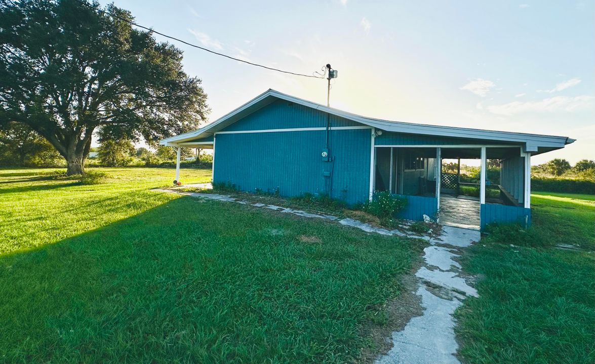 For Sale: $230,000 (3 beds, 2 baths, 2400 Square Feet)