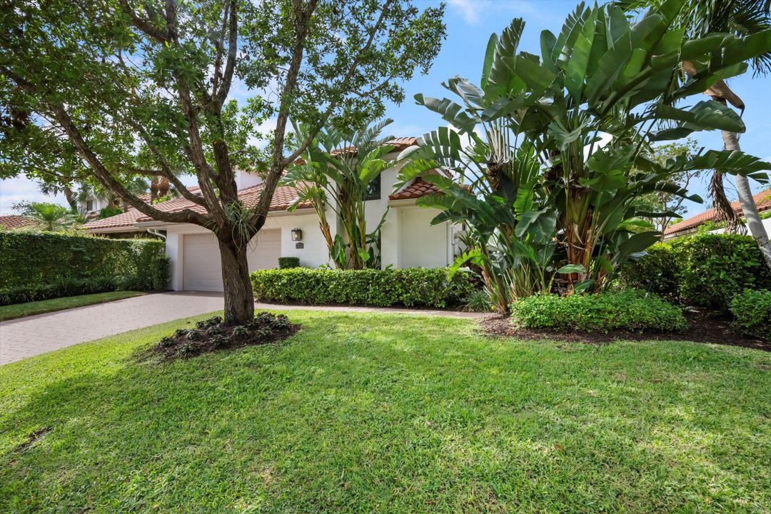 For Sale: $1,850,000 (3 beds, 3 baths, 2703 Square Feet)