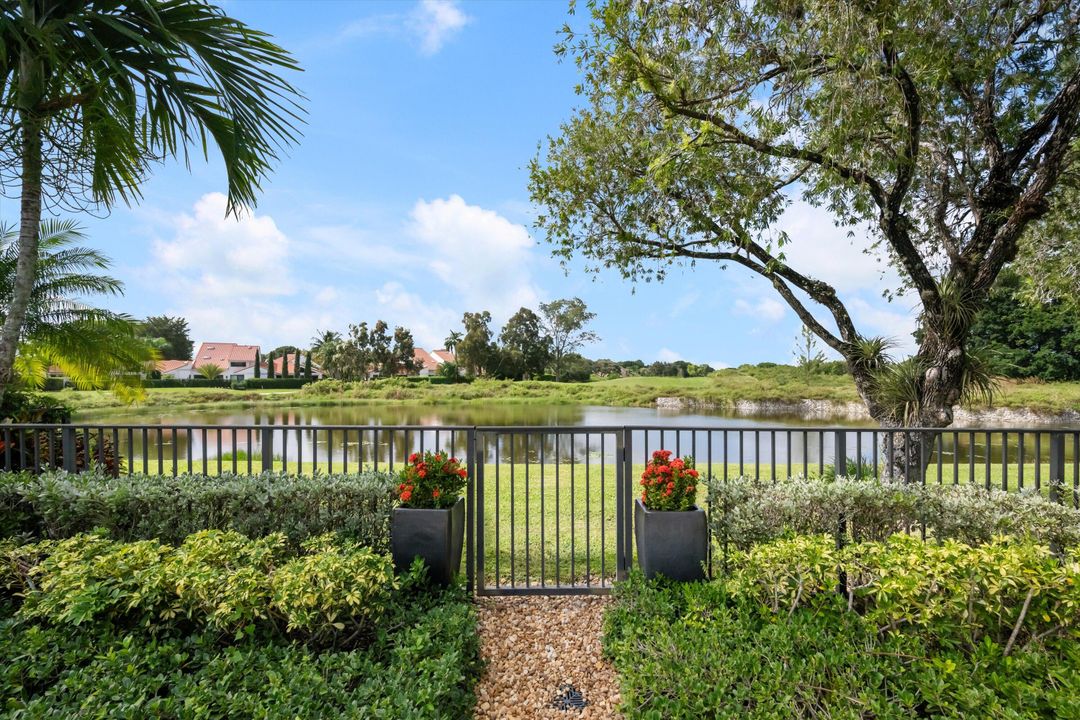 For Sale: $1,850,000 (3 beds, 3 baths, 2703 Square Feet)