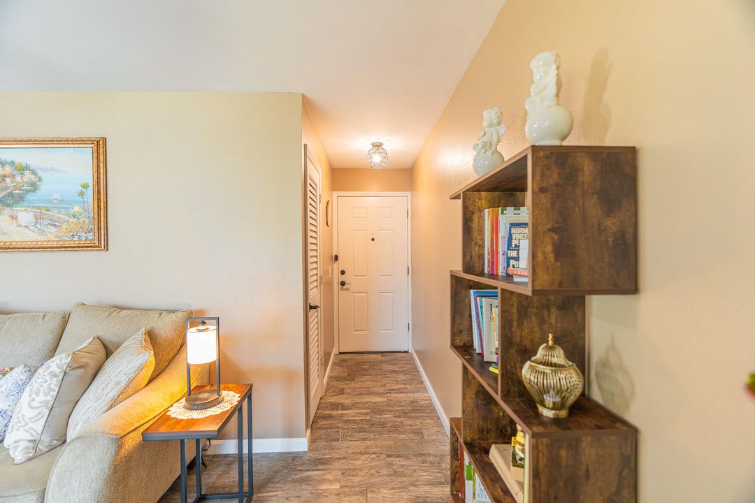 For Sale: $212,500 (2 beds, 2 baths, 1050 Square Feet)