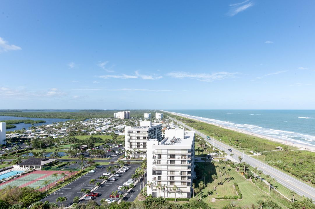 For Sale: $695,000 (3 beds, 2 baths, 1724 Square Feet)