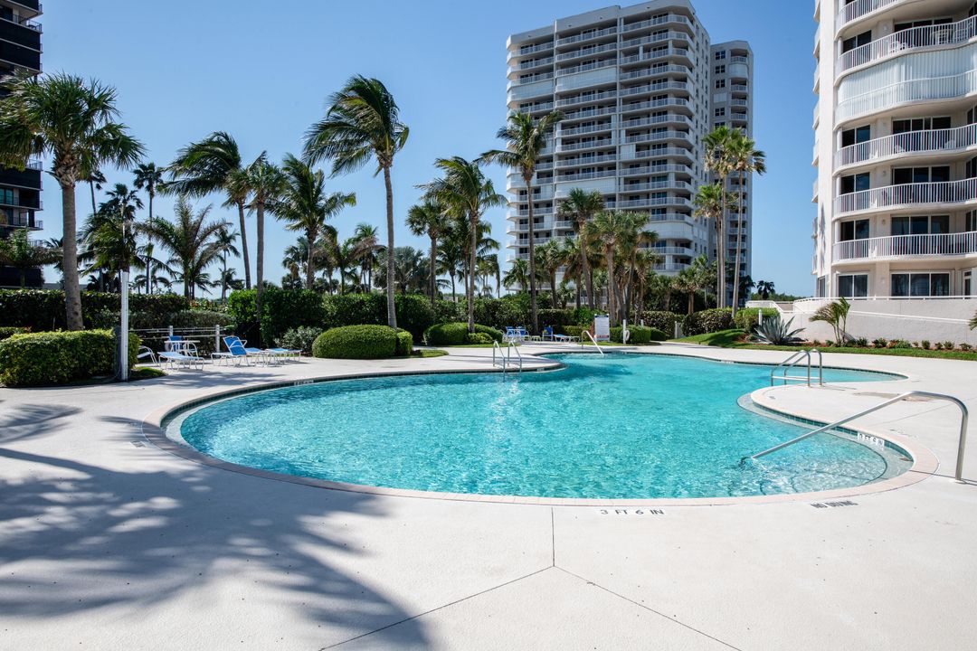 For Sale: $695,000 (3 beds, 2 baths, 1724 Square Feet)