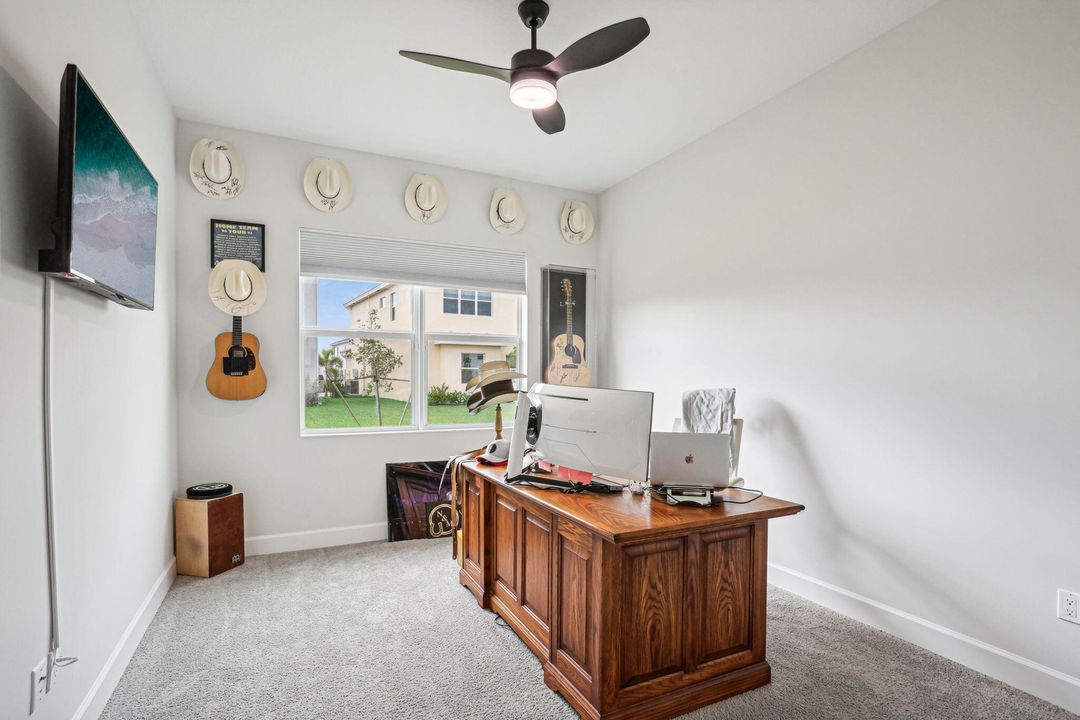 For Sale: $657,600 (2 beds, 2 baths, 1913 Square Feet)