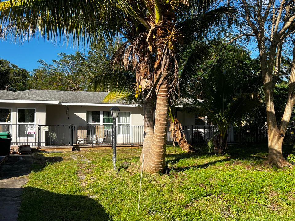 For Sale: $295,000 (2 beds, 2 baths, 1820 Square Feet)