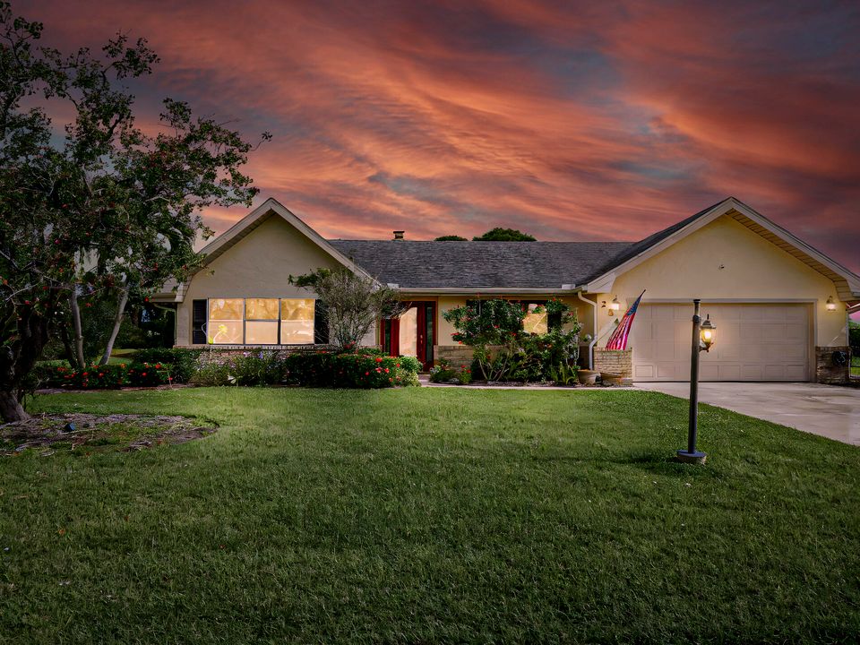 For Sale: $499,000 (3 beds, 2 baths, 2159 Square Feet)