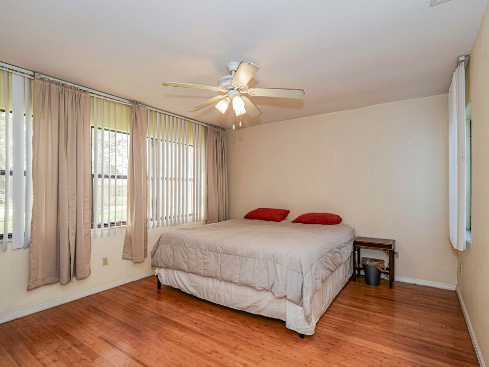 For Sale: $499,000 (3 beds, 2 baths, 2159 Square Feet)