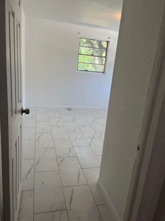 For Rent: $1,050 (2 beds, 1 baths, 2754 Square Feet)