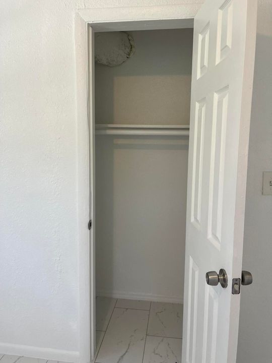 For Rent: $1,050 (2 beds, 1 baths, 2754 Square Feet)